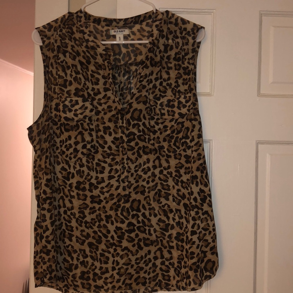 Trendy leopard tank!